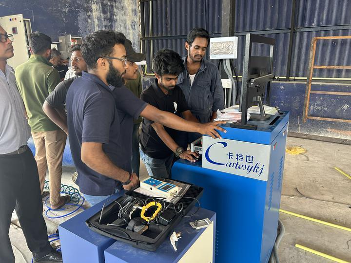 5-в-1 Роликовый тормозный тестер с 4000 кг максимальной нагрузкой на ось, двойным боковым скольжением пластины и компьютером промышленного управления для испытательной линии транспортного средства