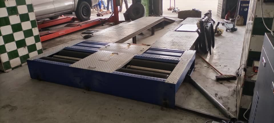 CTGT3-4C Пробная линия для колесных 4-в-1 транспортных средств Испытатель колесных тормозов с нагрузкой на ось с двойной панелью сбоку Испытатель подвески