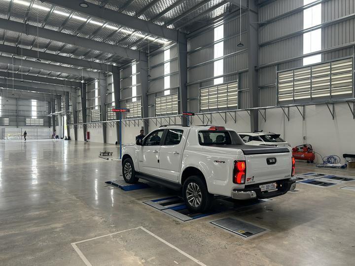 Марка Cartesy CTGT-3-3C Роликовая испытательная линия для транспортных средств Trinity Роликовый тестер тормозов с однопластинчатым тестером бокового скольжения с нагрузкой на ось для легковых автомобилей